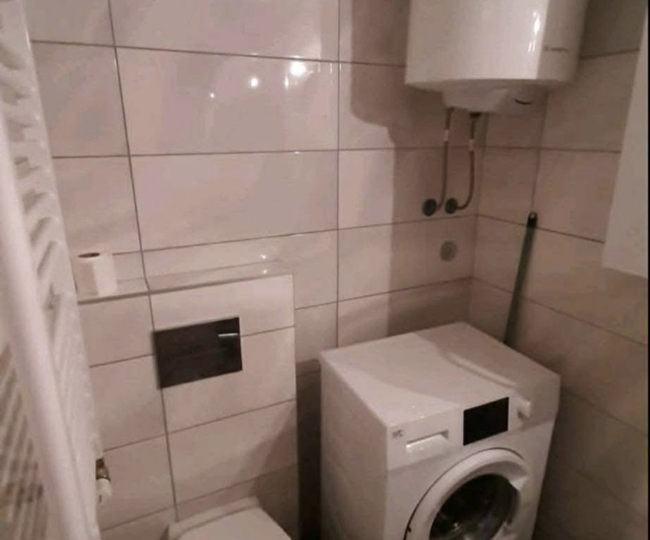 946