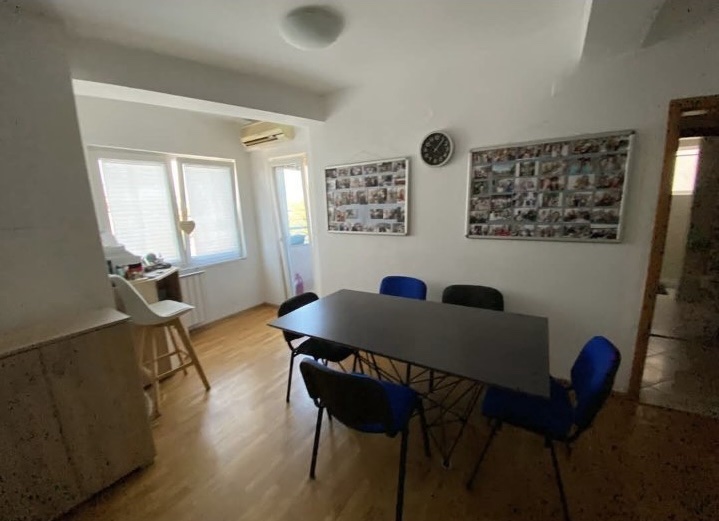 719