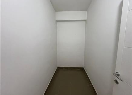 437