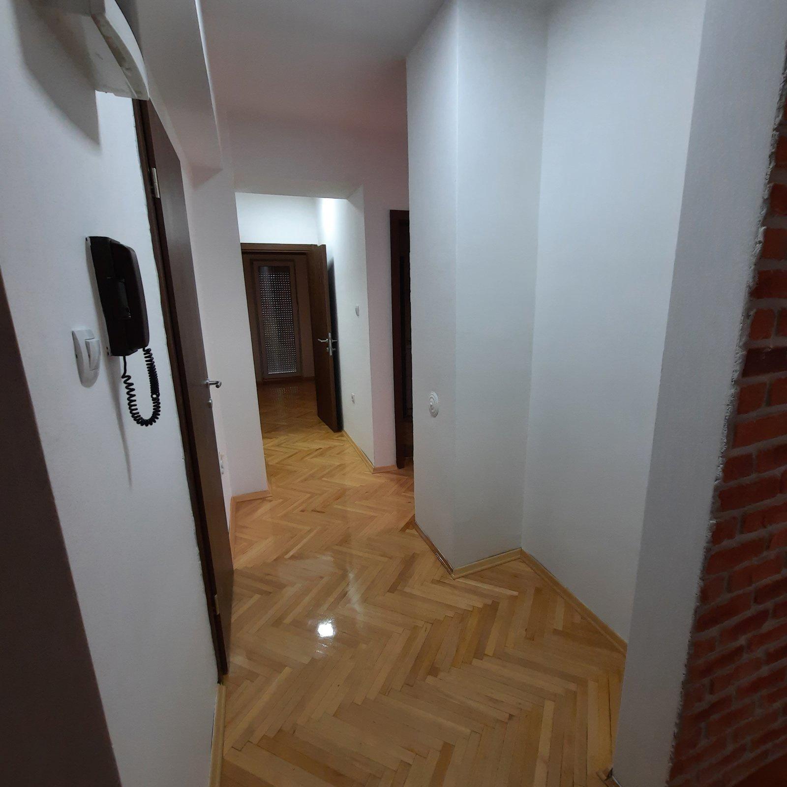 se-prodava-stan-72m2-vo-centar-kapistec (10)