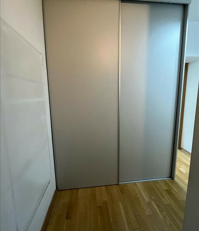 675